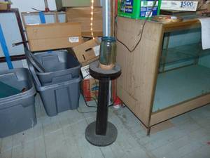 lot 3937 image: Wooden CandlePlant Stand