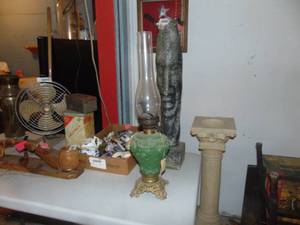 lot 3944 image: Green Metal Footed Oil Lamp