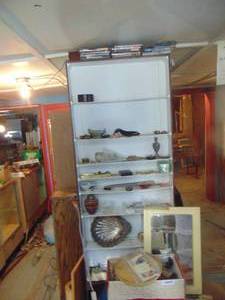 lot 3954 image: Contents of Shelf System- Lots of Small Stuff - Baseball Cards