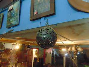 lot 3956 image: Brass-metal Ball Lamp