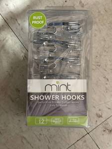 lot 1123 image: Mint Rust-Proof Decorative Shower Curtain Hooks-Chrome - Set of 12- New&nbsp