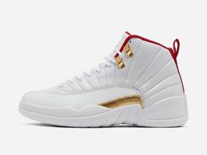 lot 63952 image: Nike Air Jordan Retro 12 Basketball Shoes, White - Size 11  Retail $120
