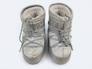 lot 63966 image: Moon Boot The Original Silver Low Lace-Up Snow Boots Pair - 12.5