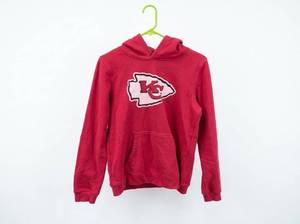 lot 63979 image: Outer Stuff KC Arrowhead Logo Red Pullover Hoodie Size Large 1416