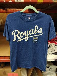 lot 63992 image: Kansas City Royals MLB Genuine Merchandise Blue T-Shirt Size Medium