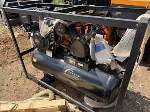 lot 10238 image: Unused ARTEER 40 Gallon Gas Air Compressor (ART-GAC40)