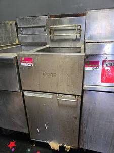 lot 12693 image: Dean Natural Gas Commercial Deep Fryer  Model SR42GN&nbsp