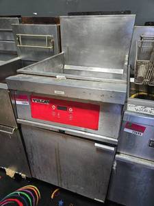 lot 12694 image: Vulcan Series Gas Fryer w Digital Controls  Model GRD