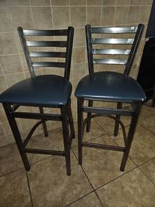 lot 12862 image: (2) Black Bar Stools w Metal Ladder Back