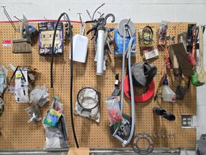 lot 14845 image: Assorted Hand Tools & Fasteners Lot