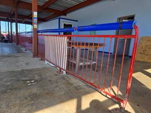 lot 14862 image: Metal Railing Red - Bolted