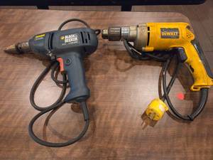lot 18654 image: Black & Decker DR200 10mm Corded Drill w DeWalt VSR Drill