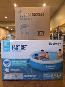 lot 18683 image: Bestway Fast Set Fill and Rise Pool 10ft Wide 26in Deep with Bestway Flowclear Filter Pump  Model 58511E