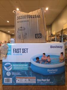 lot 18684 image: Bestway Fast Set Fill and Rise Pool 10ft Wide 26in Deep with Bestway Flowclear Filter Pump  Model 58511E