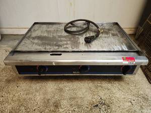 lot 12656 image: Superlux Tabletop Griddle 2-Burner Countertop Cooking