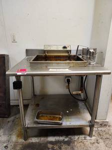 lot 12657 image: Gold Medal Hot Shot Fryer Countertop Deep Fryer