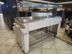 lot 12661 image: Vollrath Commercial Hot Food Display Case w Glass  Model 9445W5040-05
