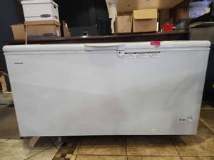 lot 12662 image: Hotpoint Chest Freezer 17.6 cu dt  Model HCM18QW