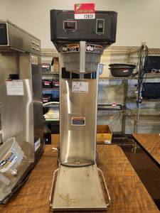 lot 12831 image: Bunn Iced Tea Brewer 29in w Quick Brew Funnel  Model TB3Q