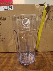 lot 12839 image: G.E.T. Enterprises 20 Oz Clear Bahama Tumbler w Pepsi Logo - 6 Doz Case