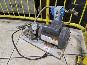 lot 14877 image: AR Pro 1 GPM Misting Pump w 34 HP US Motors Motor & Filter