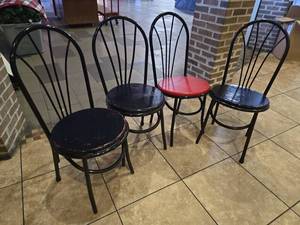 lot 21875 image: (4) Black Metal Fan-Back Bistro Chairs w Round Seats Mixed BlackRed