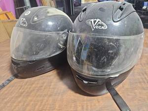 lot 14906 image: (2)&nbspVega Altura Full-Face Motorcycle Helmets Black w Clear Visors