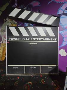 lot 14920 image: XL Decrerative Clap Board