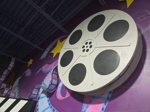 lot 14921 image: XL Decorative Movie Reel