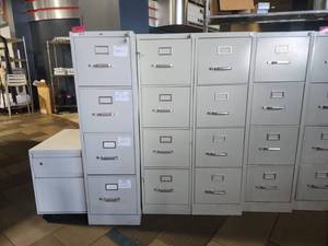 lot 18757 image: HON 4-Drawer Vertical File Cabinet w Lock and Rolling 2-Drawer Pedestal