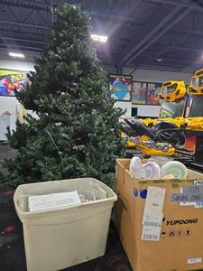lot 22035 image: 6 Christmas tree w2 boxes of decor