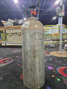 lot 22044 image: Compressed Carbon Dioxide Gas Cylinder with Valve and Protective Handle Guard