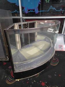 lot 22048 image: curved display cabinet with NO top