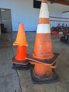 lot 22063 image: Lot of 10 Orange Traffic Cones