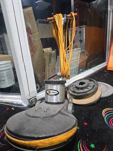 lot 22083 image: Triple S Commercial Cheetah 1500 Floor Burnisher 120V 14A w 2 Brushes
