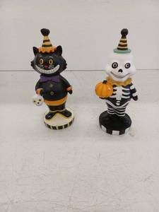 lot 12132 image: Halloween Decorative Figurines Party Costume Cat & Skeleton