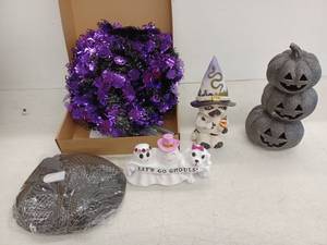 lot 12141 image: Halloween Lot