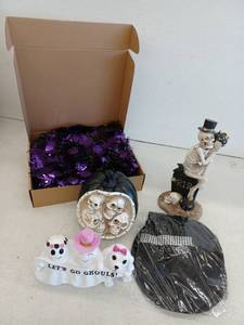 lot 12164 image: Halloween Decorations Lot - Skeleton, Pop Up Tree And More