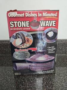 lot 8 image: Stone Wave Microwave Cooker Hand-Made Ceramic Stoneware