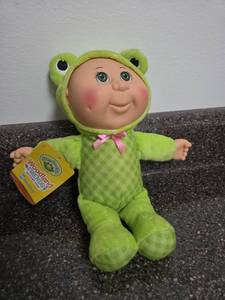 lot 10 image: Cabbage Patch Kids Woodberry Doll Green Frog Outfit