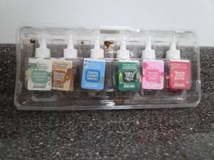 lot 18 image: Bath & Body Works Wallflowers Home Fragrance Refill 6-Pack 0.8 fl oz