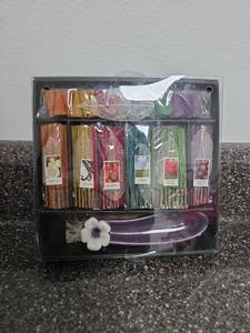 lot 30 image: Elegant Expressions Incense Gift Set