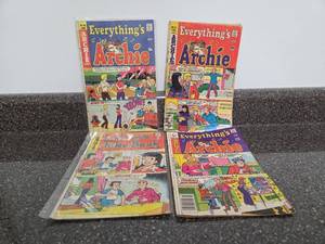 lot 37 image: Everythings Archie Comics Lot - 4 Issues