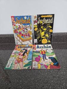 lot 45 image: Archie Comics 4-Issue Lot Jughead Veronica Archie
