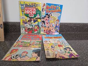 lot 58 image: Archie Comics Collection 4 Issues
