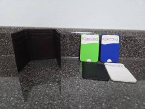 lot 65 image: Card Cling Smartphone Card Holder Wallet Lot