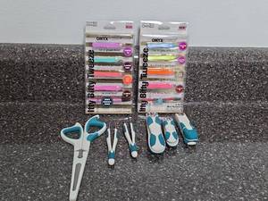 lot 66 image: Onyx Professional Itty Bitty Tweeze and Beauty Tool Set Lot
