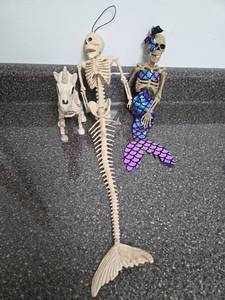 lot 67 image: Skeleton Ornament Set 3 Pieces Skull Unicorn Mermaid