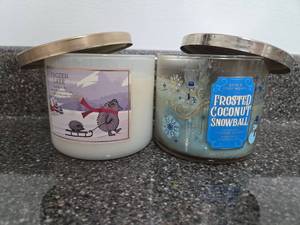 lot 79 image: Bath & Body Works Scented Candles Frozen Lake Frosted Coconut Snowball Lot 2