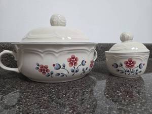 lot 83 image: Cumberland Stoneware Brandleberg Japan Covered Casserole Dish Set 2-Piece
